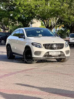 Mercedes-Benz GLE-Class GLE 350d 4MATIC 2017 White