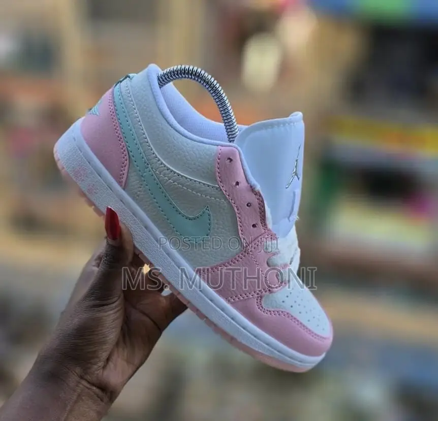 Nike Air Jordan 1 Low Se "Paw Print" Sneaker Size 36-41