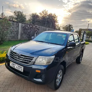 Toyota Hilux 2014 Black