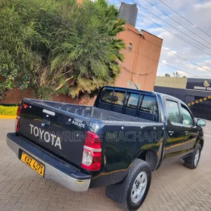 Toyota Hilux 2014 Black