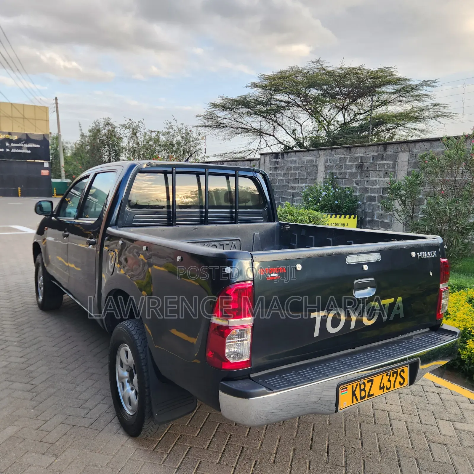 Toyota Hilux 2014 Black