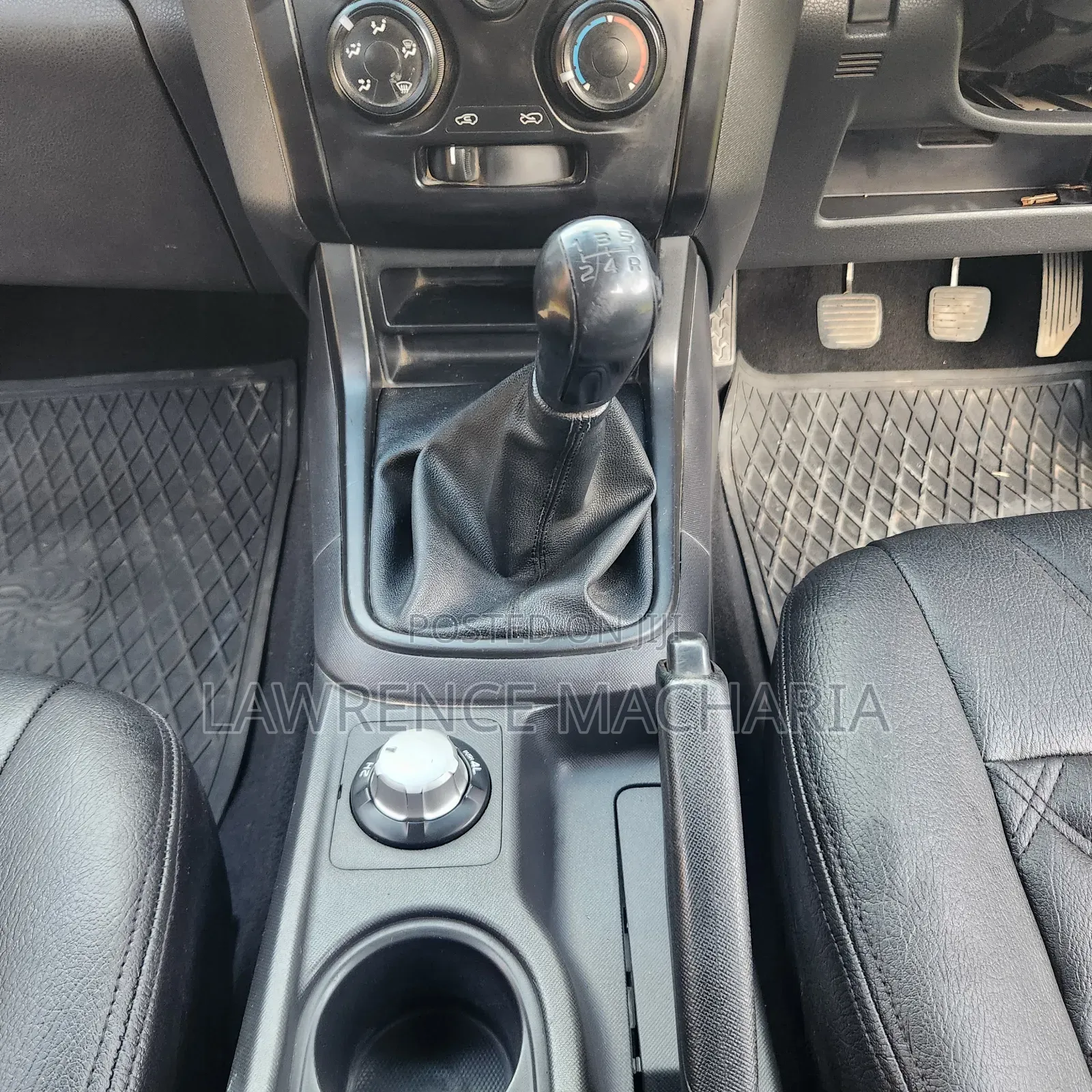Toyota Hilux 2014 Black
