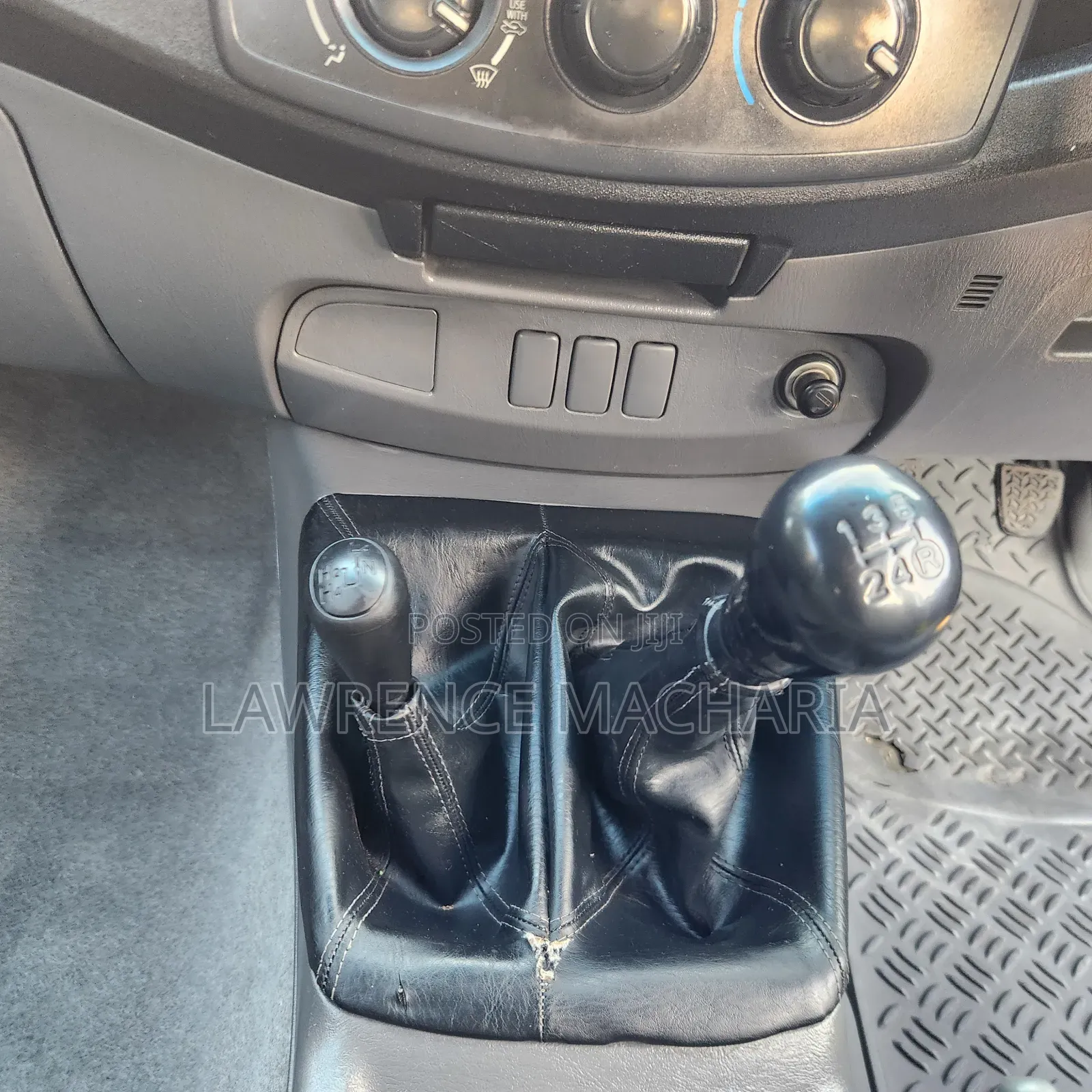 Toyota Hilux 2014 Black