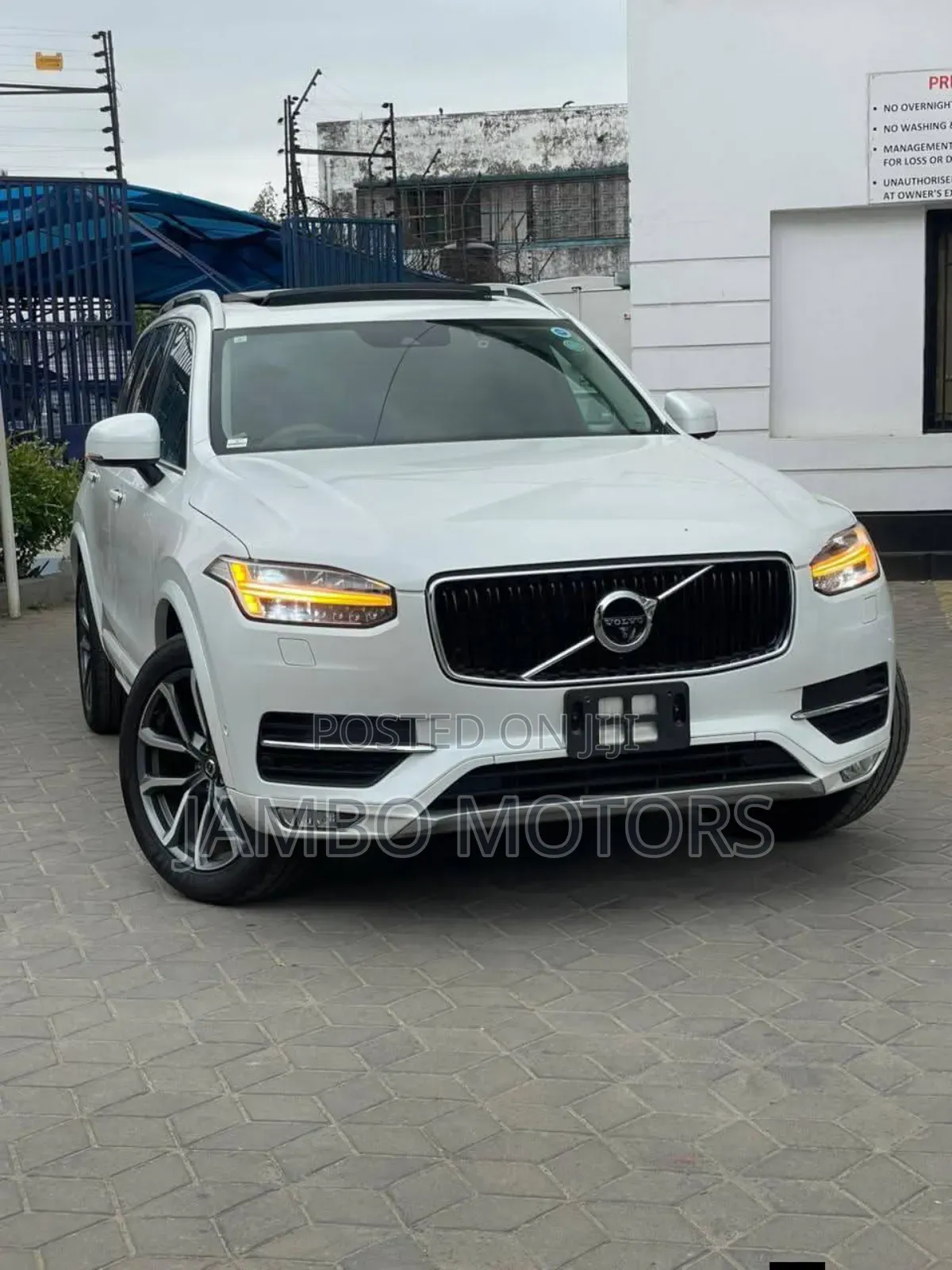 Volvo XC90 T5 Momentum 7 Passenger AWD 2020 White