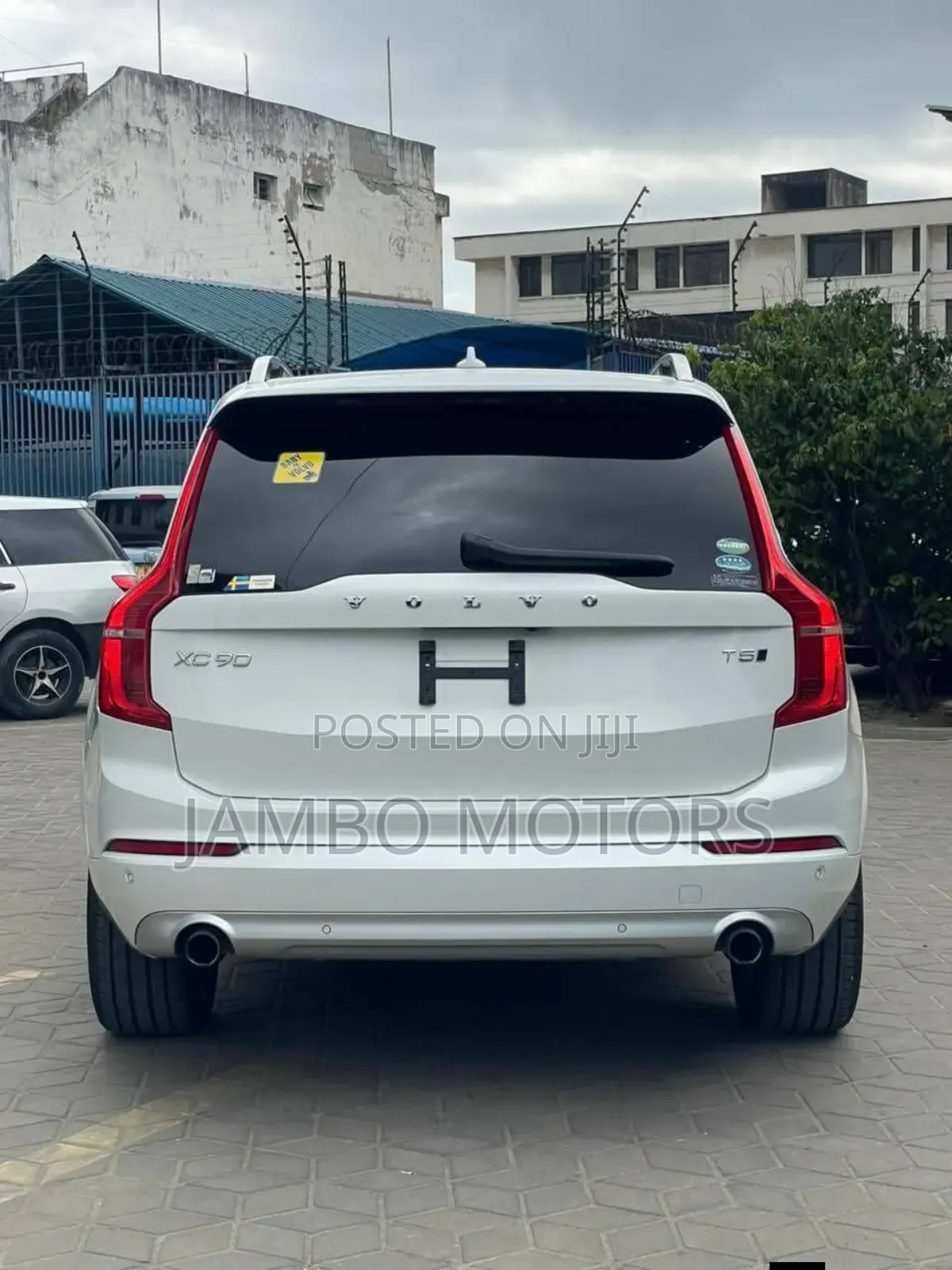 Volvo XC90 T5 Momentum 7 Passenger AWD 2020 White