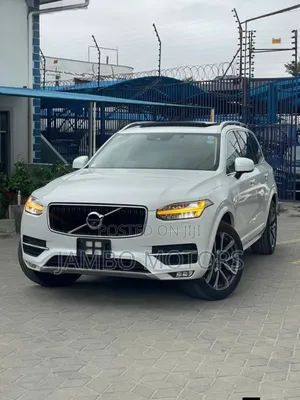 Volvo XC90 T5 Momentum 7 Passenger AWD 2020 White