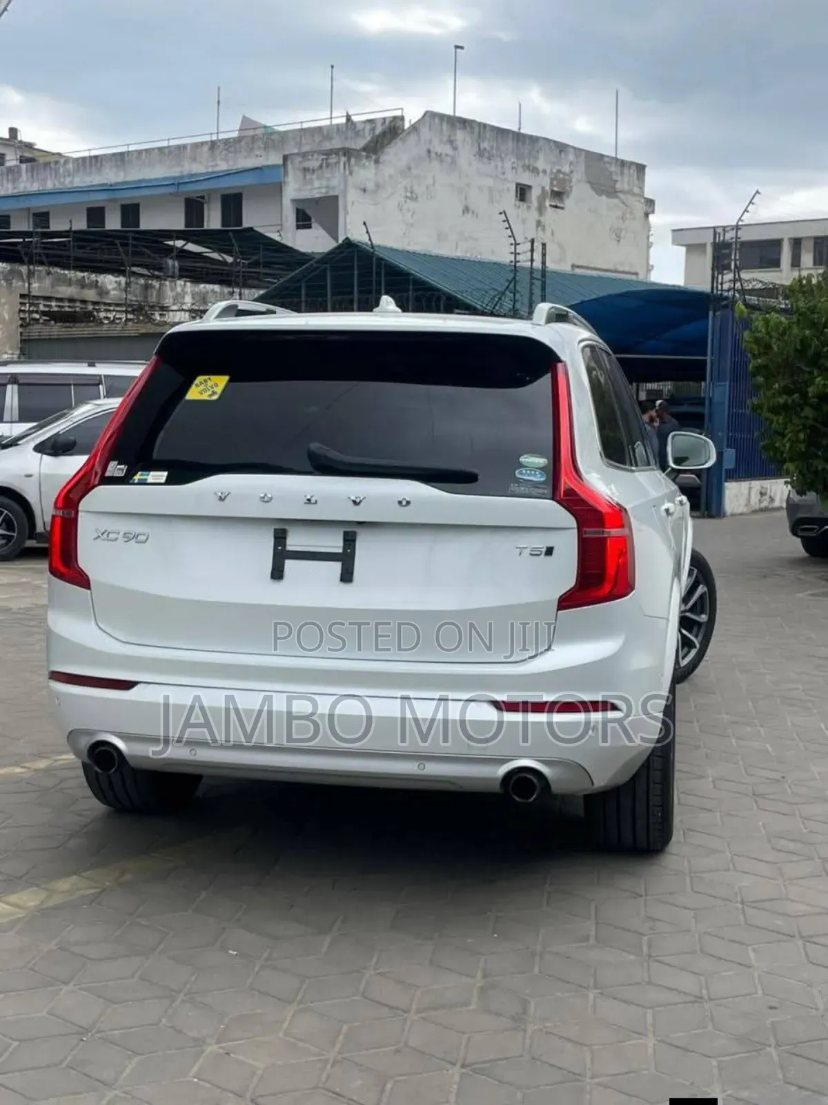 Volvo XC90 T5 Momentum 7 Passenger AWD 2020 White