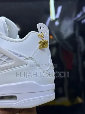 Air Jordan 4 Retro
“Triple White ”
Sizes 40-47