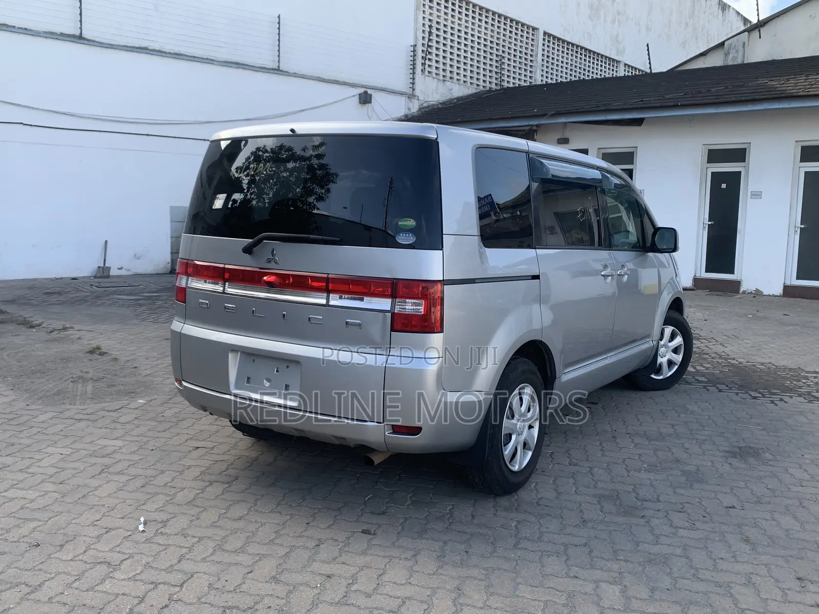 Mitsubishi Delica 2018 Silver