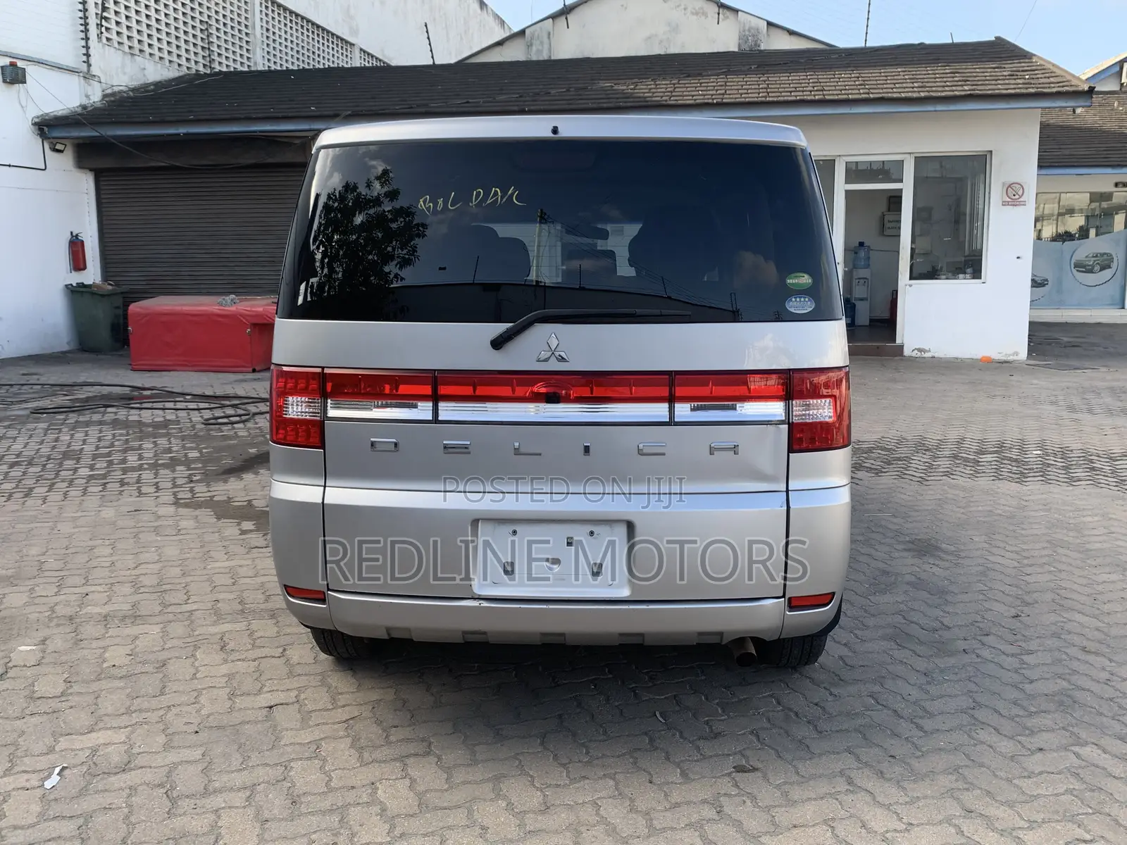 Mitsubishi Delica 2018 Silver