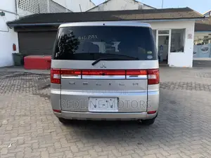 Mitsubishi Delica 2018 Silver