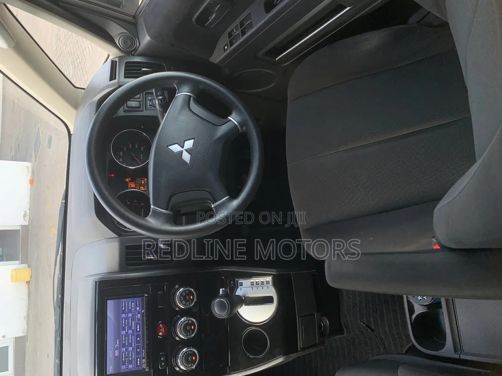 Mitsubishi Delica 2018 Silver
