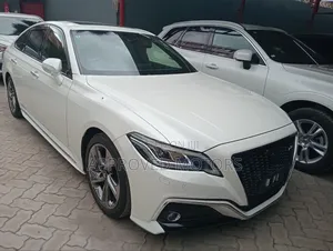 Toyota Crown 2019 White