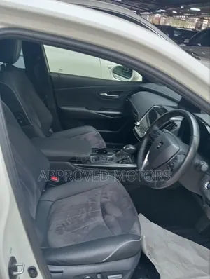 Toyota Crown 2019 White