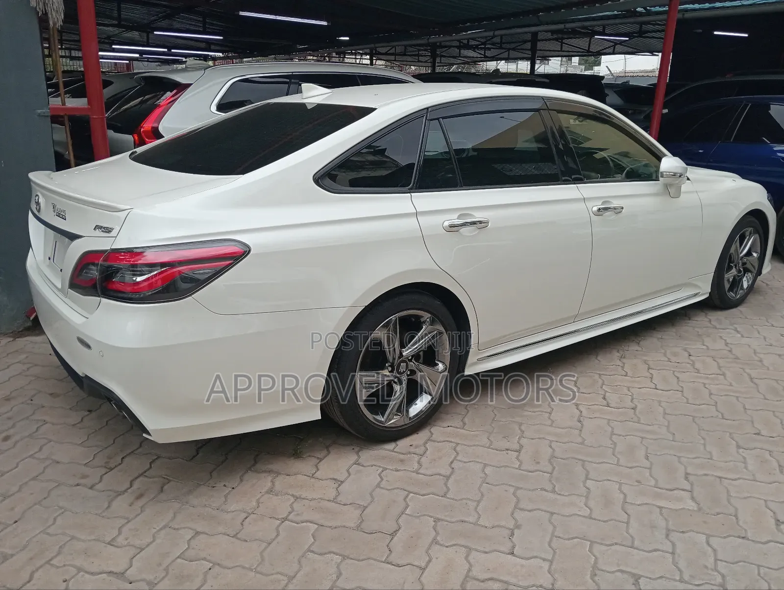 Toyota Crown 2019 White