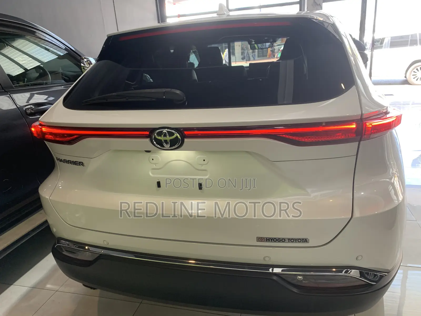 Toyota Harrier 2.0 4WD 2020 White