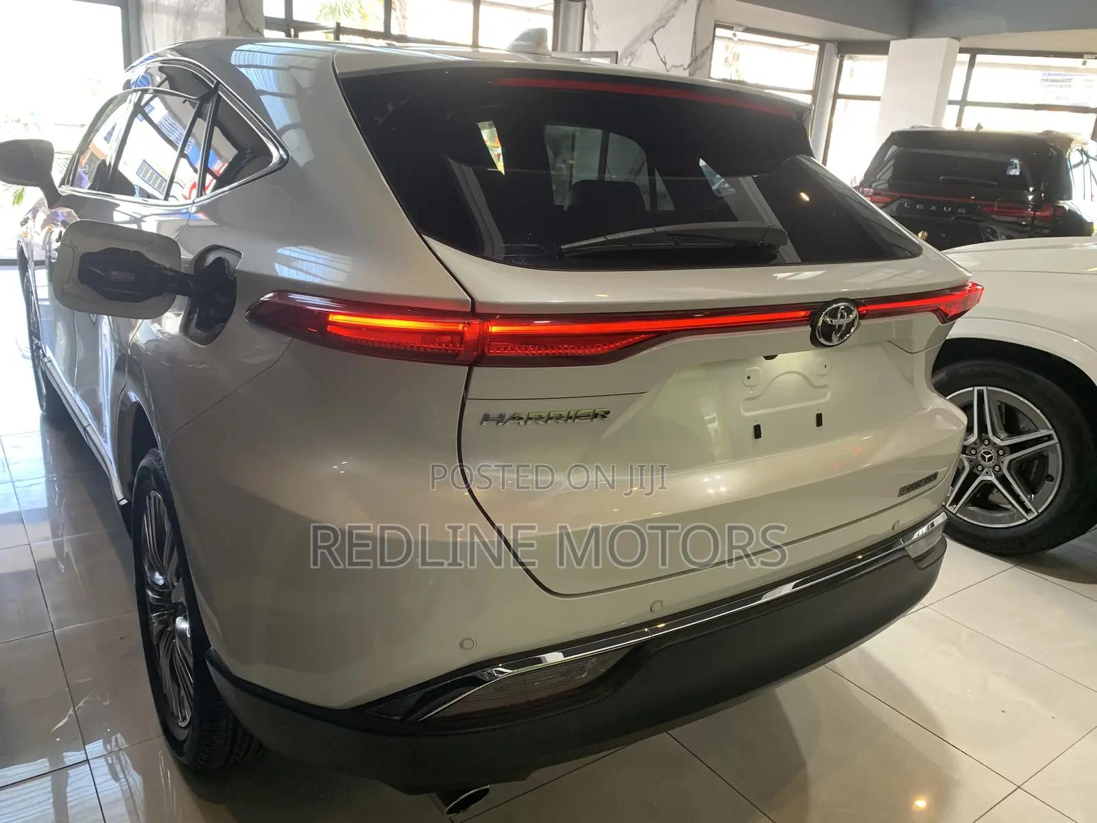Toyota Harrier 2.0 4WD 2020 White