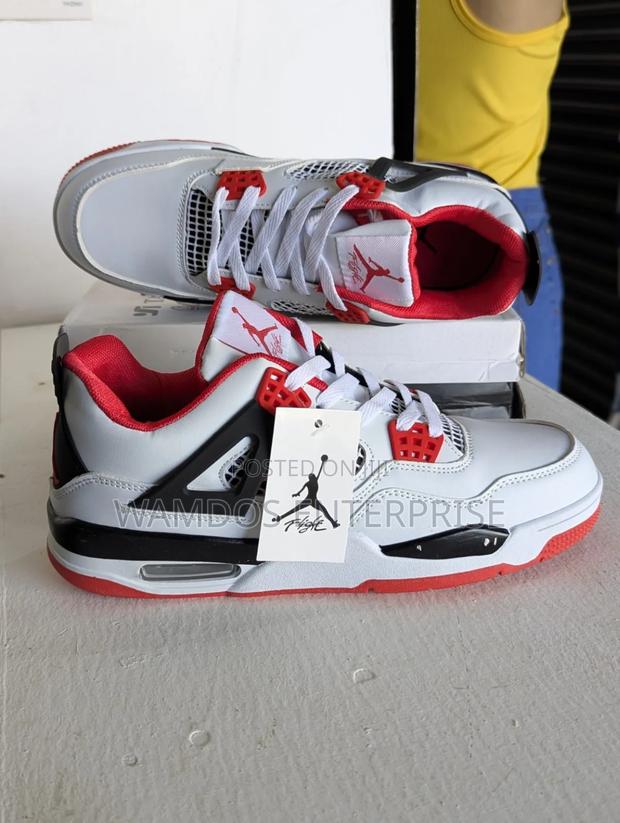 Men’S Classic Basketball Sneakers Air Cushion Sole Stylish Comfortable