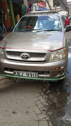 Toyota Hilux 2700i Raider 2004 Gold