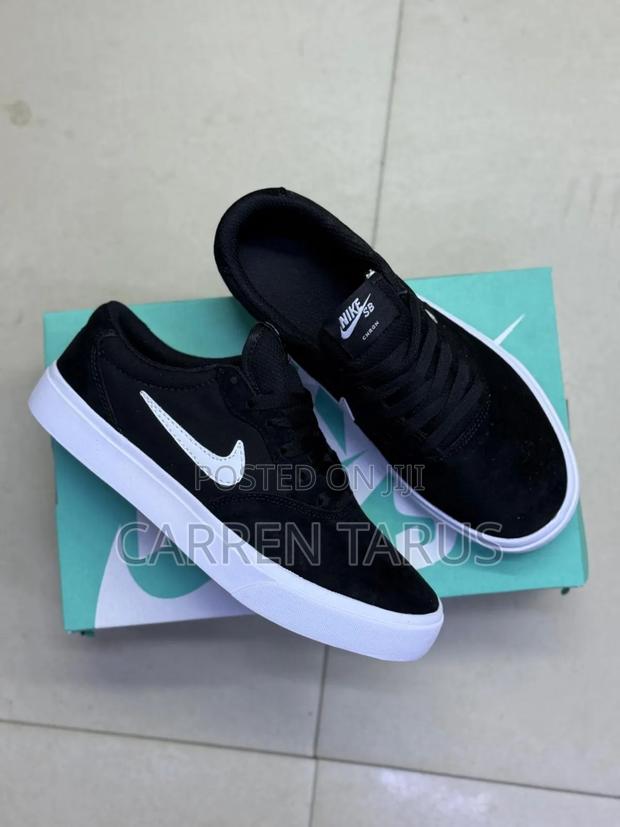 Comfy Nike Sneakers - thumbnail 2