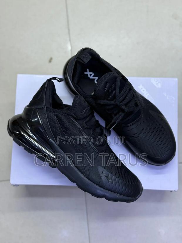 Comfy Nike Sneakers - thumbnail 4