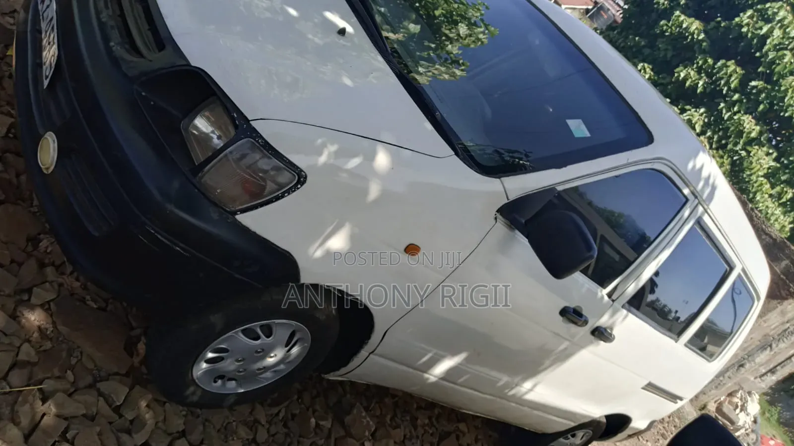 Toyota HiAce 2000 White