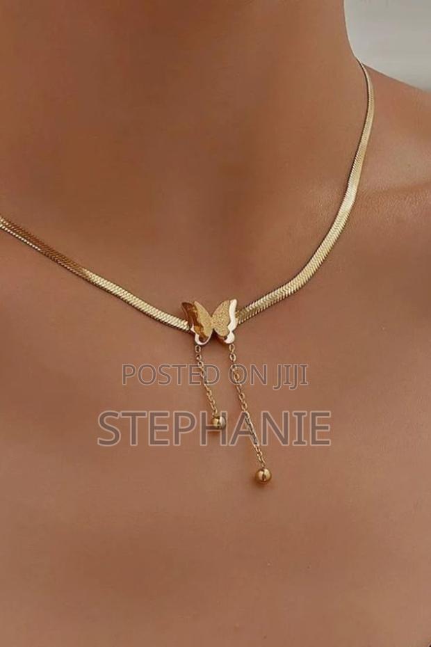 Single Layered Necklace
