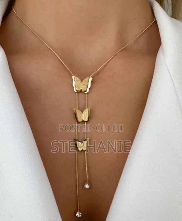 Single Layered Necklace - thumbnail 3