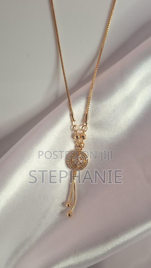 Single Layered Necklace - thumbnail 4