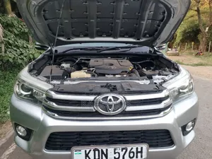 Toyota Hilux 2016 Silver