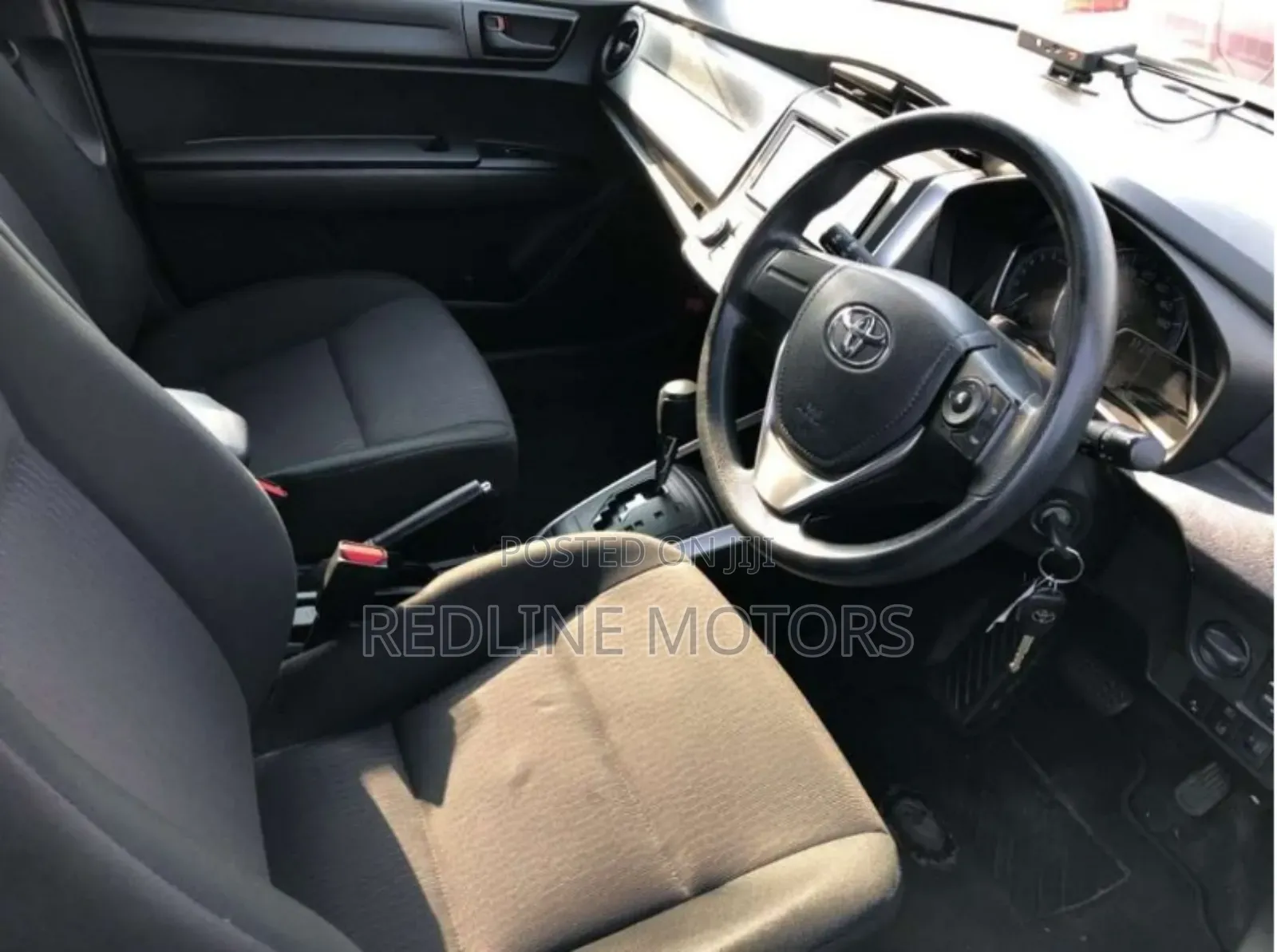 Toyota Corolla Fielder 1.5 Hybrid FWD 2018 Off white