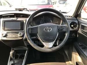 Toyota Corolla Fielder 1.5 Hybrid FWD 2018 Off white