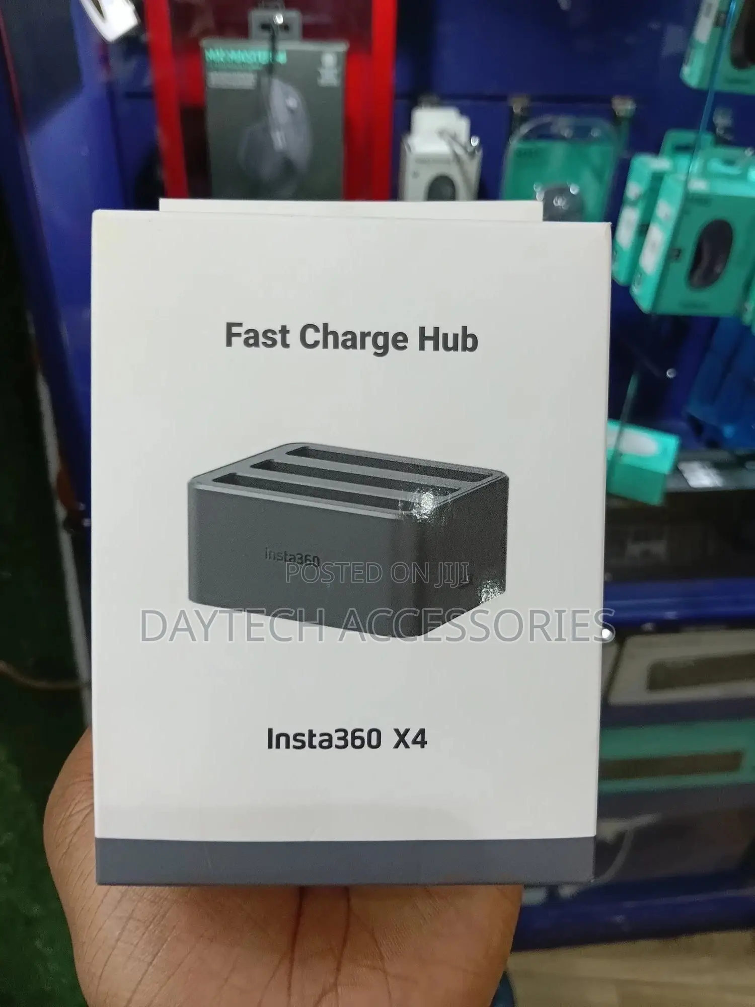 This Is the Insta360 X4 Fast Charge Hub.