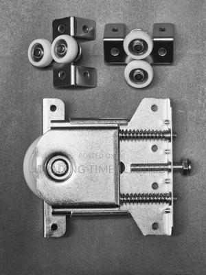 Sliding Wadrobe Roller With Guide - main view