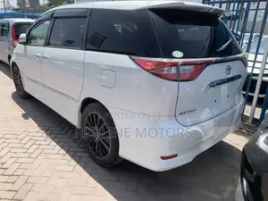 Toyota Estima 2018 White