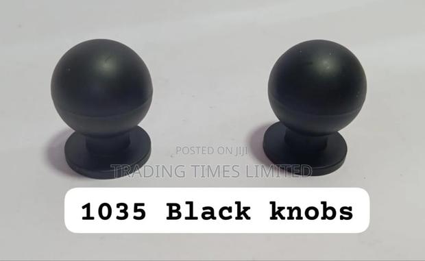 1035 Round Drawer Knobs ( Black)