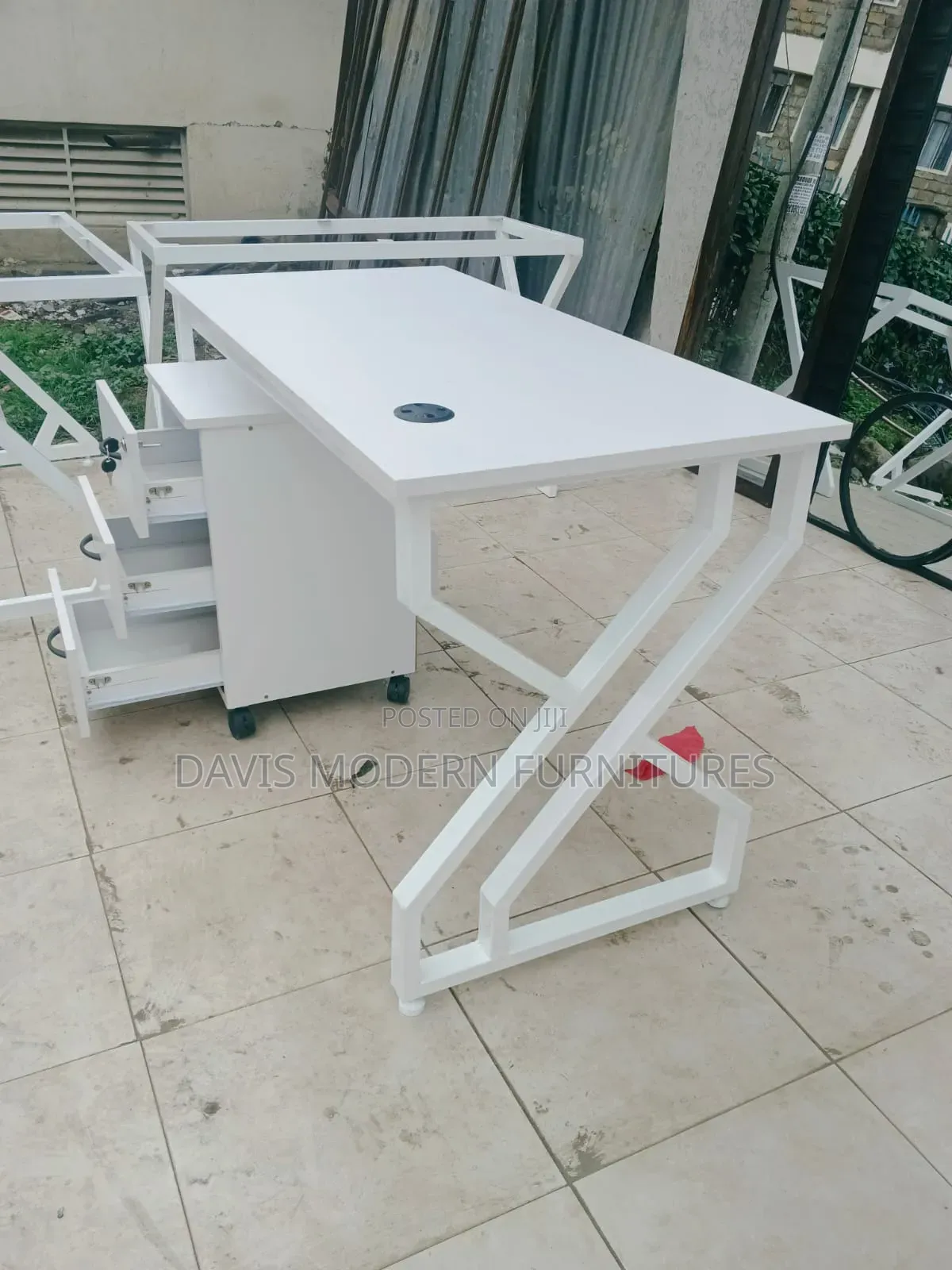Pedestal and Tables 120mm