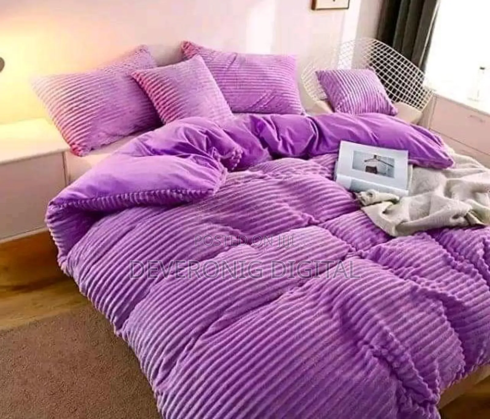 Velvet Duvets Set:
Size 6×71pc Duvets1pc Bedsheet 2 Pillowcases: