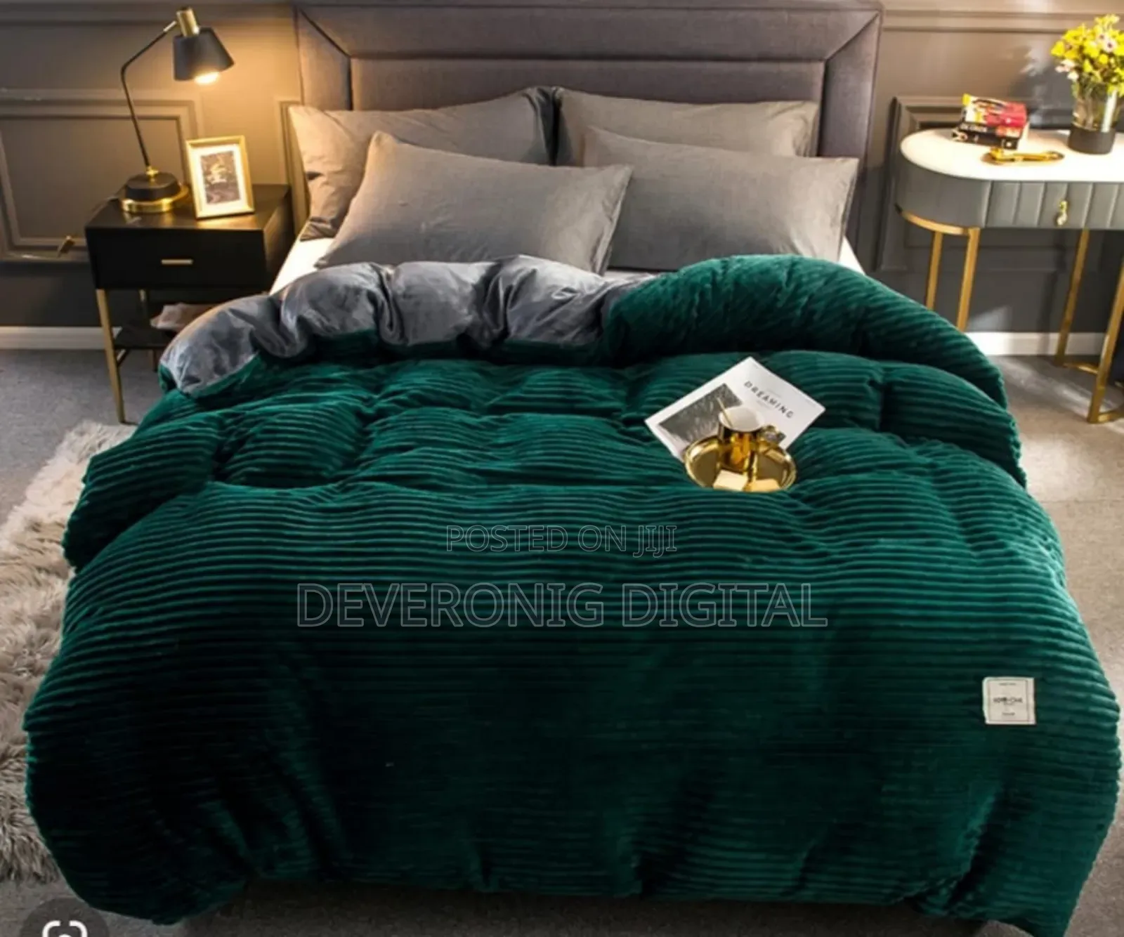 Velvet Duvets Set:
Size 6×71pc Duvets1pc Bedsheet 2 Pillowcases: