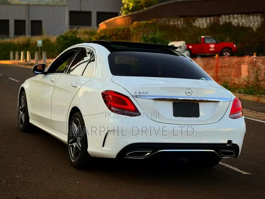 Mercedes-Benz C200 2019 Pearl