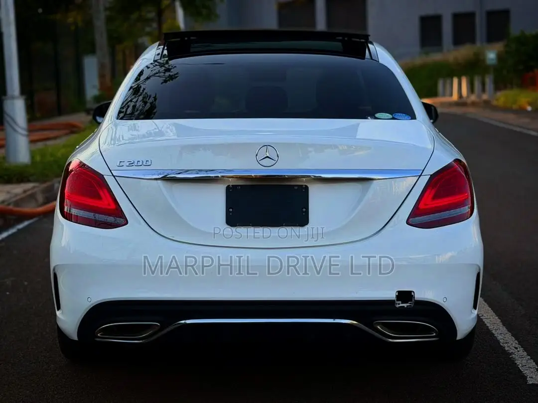 Mercedes-Benz C200 2019 Pearl