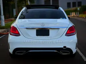 Mercedes-Benz C200 2019 Pearl