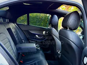 Mercedes-Benz C200 2019 Pearl