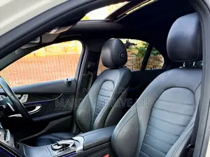 Mercedes-Benz C200 2019 Pearl