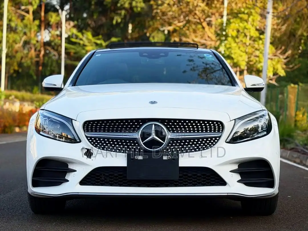 Mercedes-Benz C200 2019 Pearl