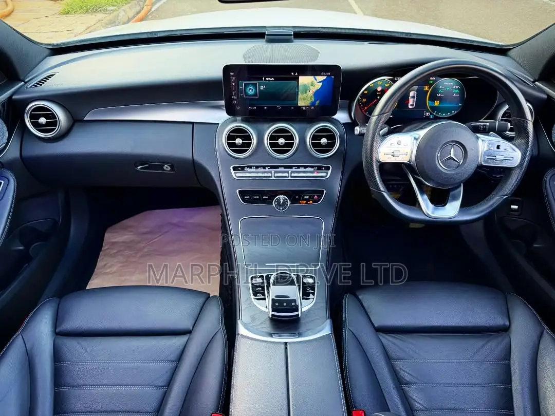 Mercedes-Benz C200 2019 Pearl