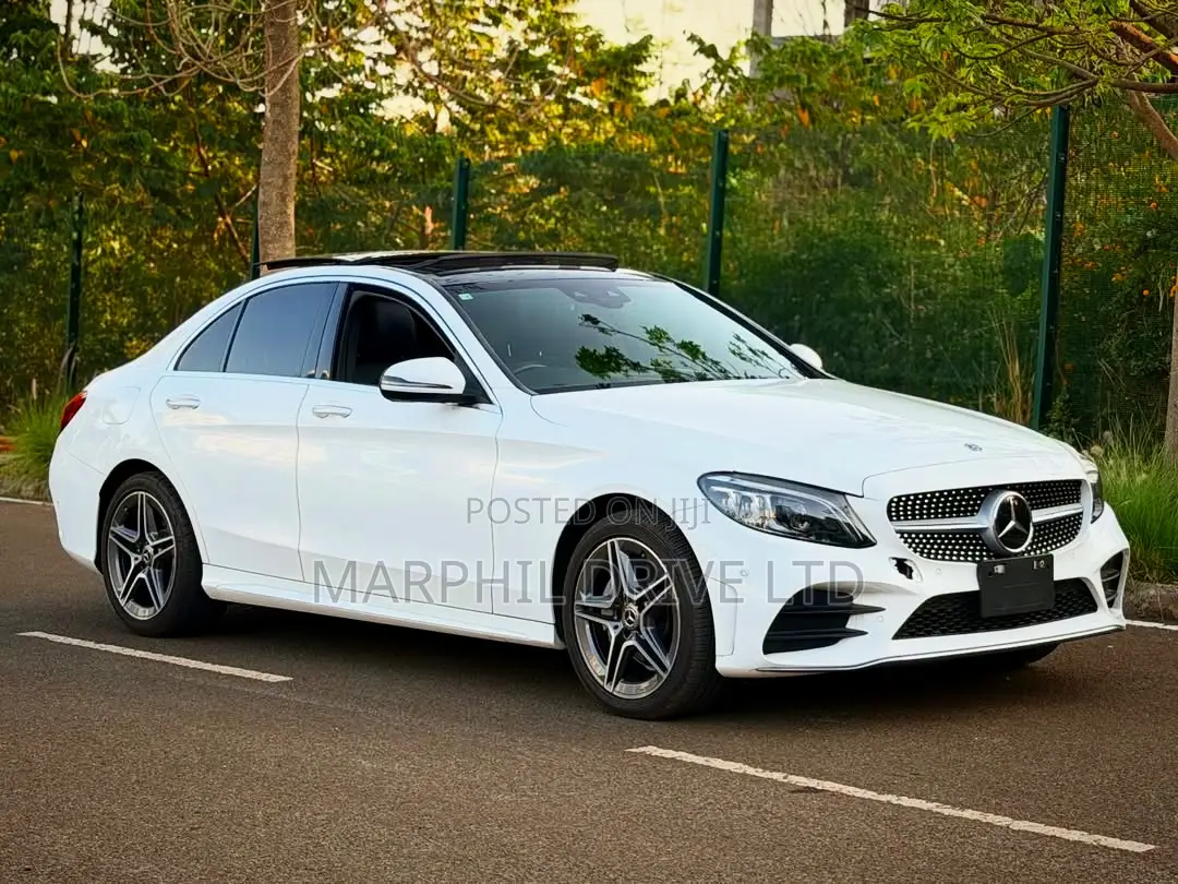 Mercedes-Benz C200 2019 Pearl