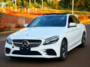 Mercedes-Benz C200 2019 Pearl