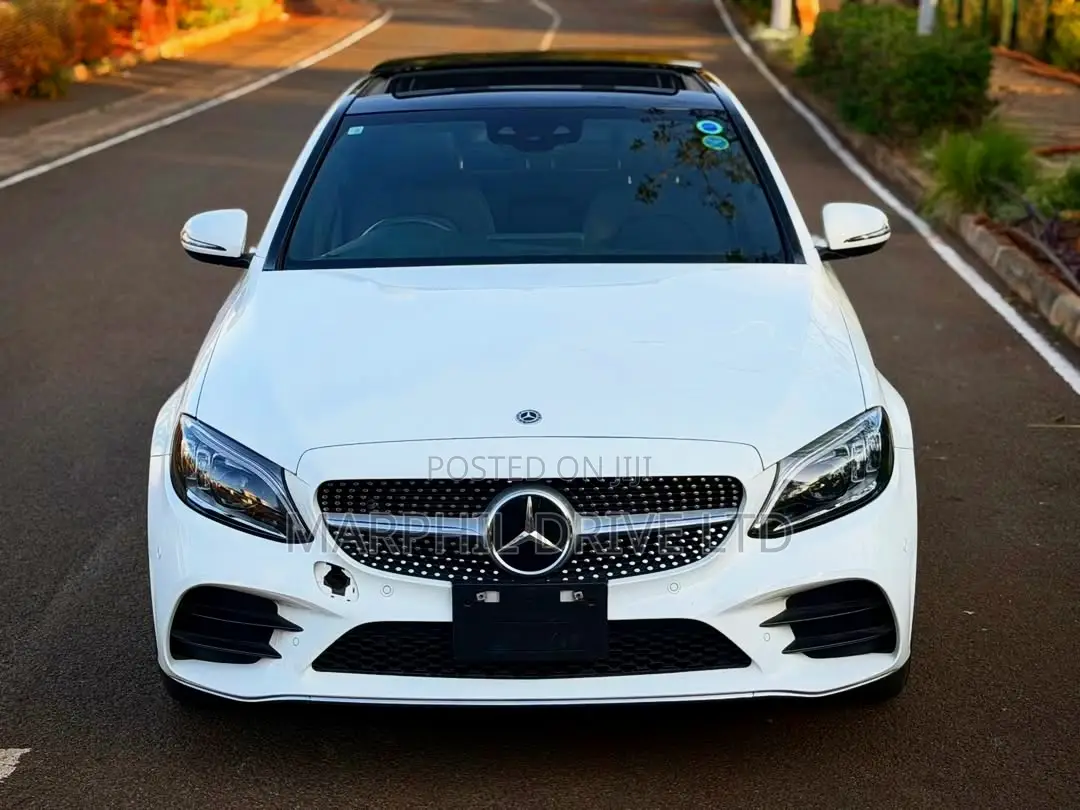 Mercedes-Benz C200 2019 Pearl