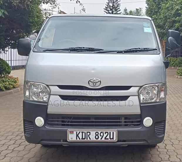 Toyota HiAce 2017 Silver - thumbnail 4